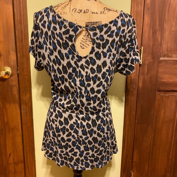 Torrid peplum animal cheetah print shirt 1 - Picture 2 of 5